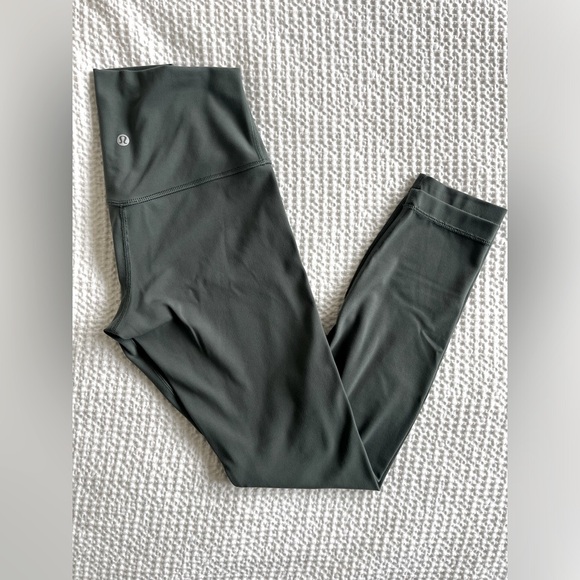 Like New Lulu Lemon High Rise Align Tight Size 4 - Picture 1 of 5